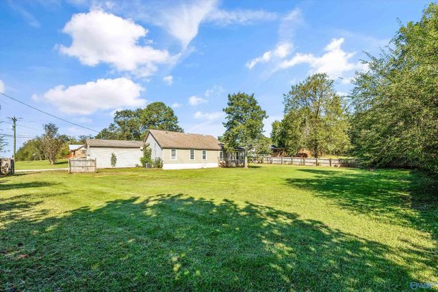 1806 Tunsel Road SW, Hartselle, AL 35640