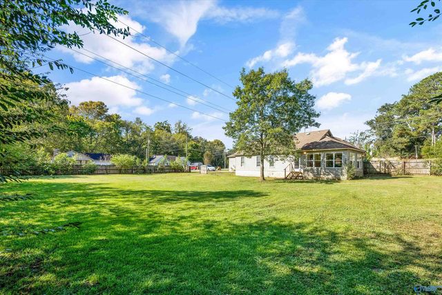 1806 Tunsel Road SW, Hartselle, AL 35640