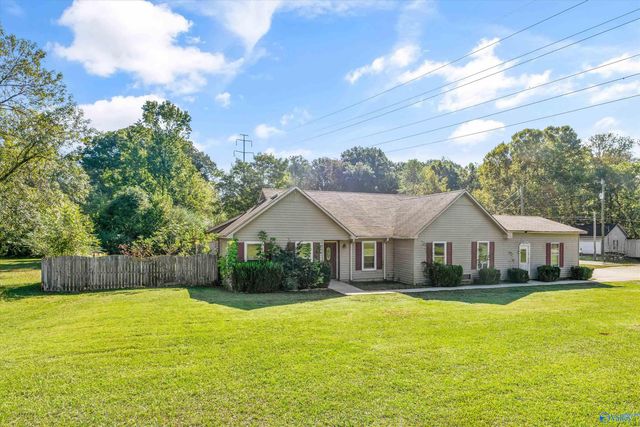 1806 Tunsel Road SW, Hartselle, AL 35640