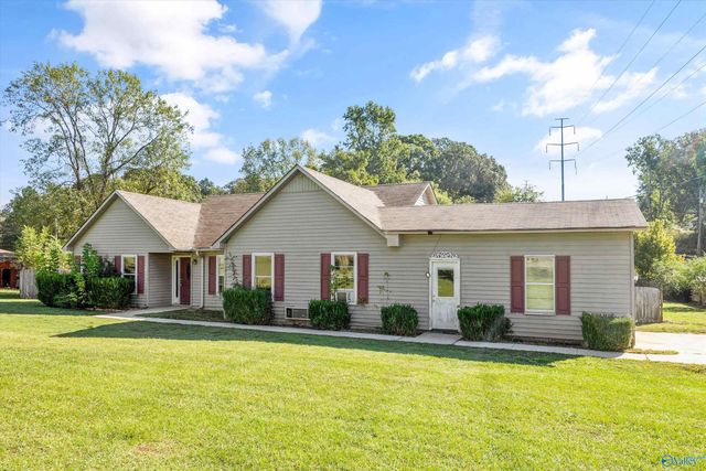 1806 Tunsel Road SW, Hartselle, AL 35640