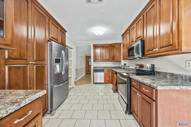 1806 Tunsel Road SW, Hartselle, AL 35640