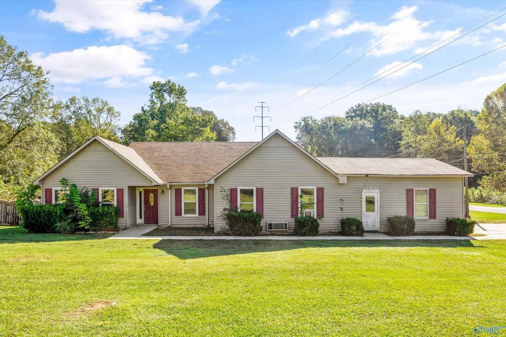 1806 Tunsel Road SW, Hartselle, AL 35640