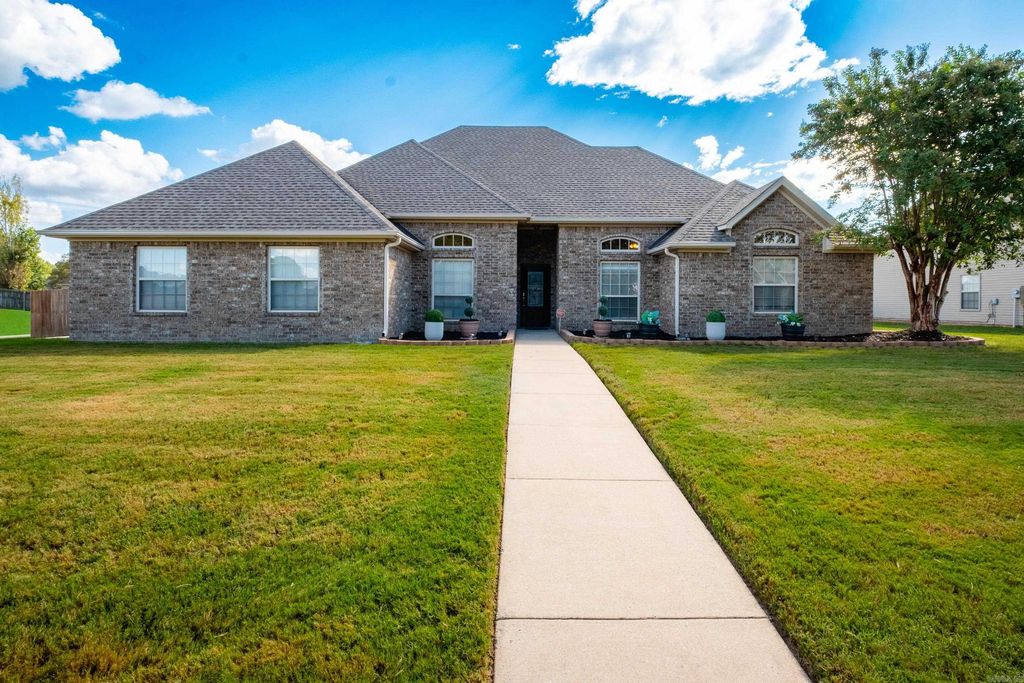 13616 Stonehenge Cove, North Little Rock, AR 72117