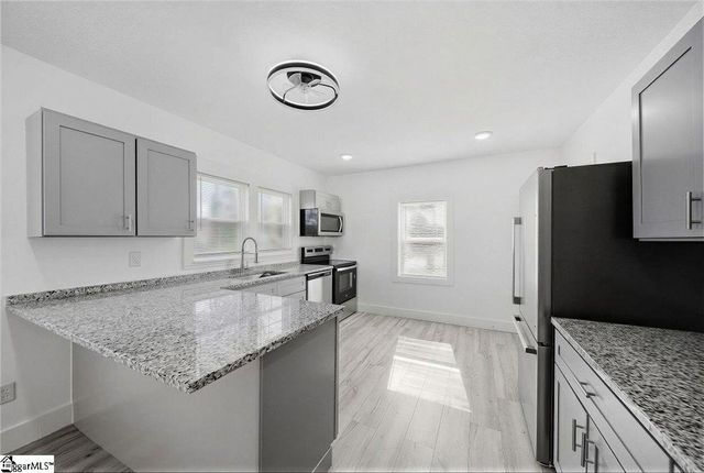 208B Collins Avenue, Spartanburg, SC 29306