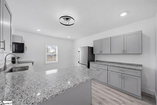 208B Collins Avenue, Spartanburg, SC 29306