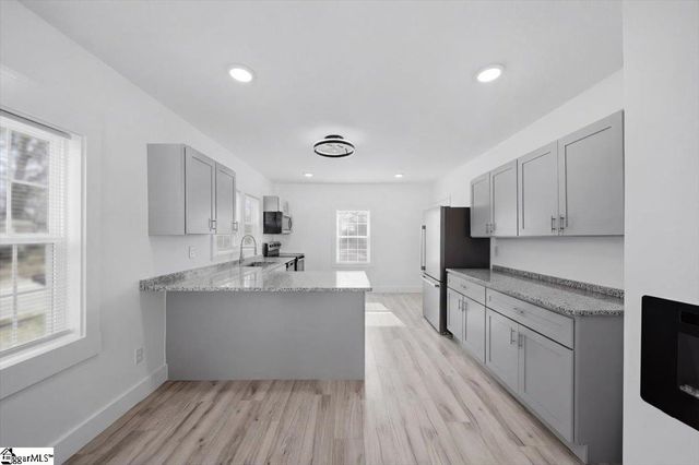 208B Collins Avenue, Spartanburg, SC 29306