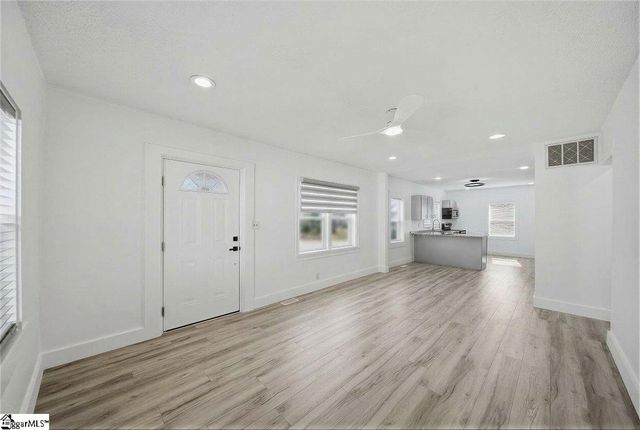 208B Collins Avenue, Spartanburg, SC 29306