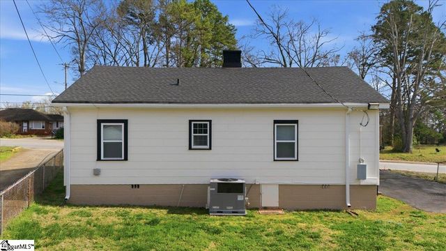 208B Collins Avenue, Spartanburg, SC 29306