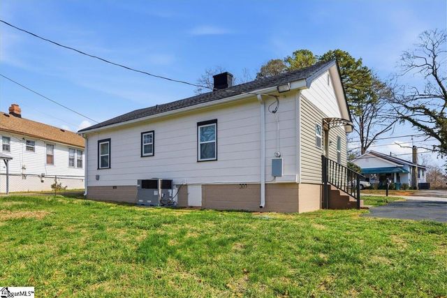 208B Collins Avenue, Spartanburg, SC 29306