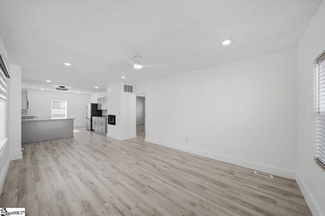 208B Collins Avenue, Spartanburg, SC 29306