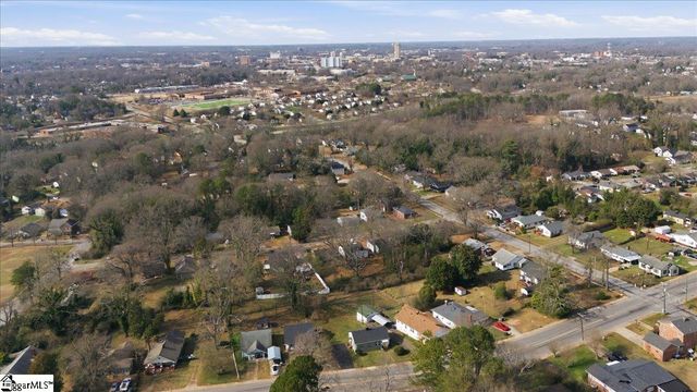 208B Collins Avenue, Spartanburg, SC 29306