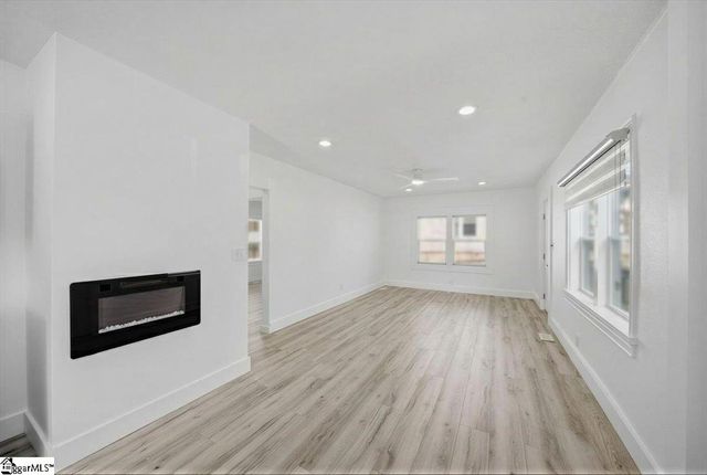 208B Collins Avenue, Spartanburg, SC 29306