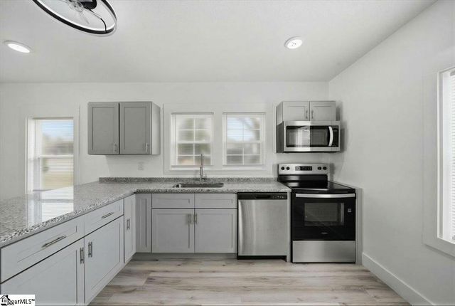 208B Collins Avenue, Spartanburg, SC 29306