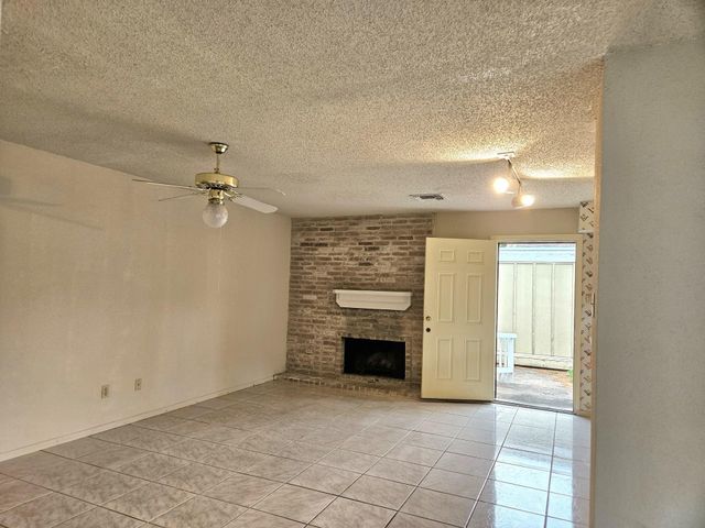 6172 W Airport Boulevard 6172, Houston, TX 77035