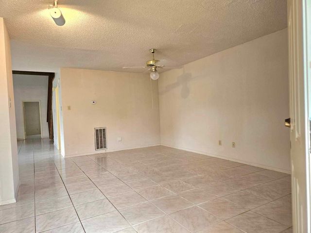 6172 W Airport Boulevard 6172, Houston, TX 77035
