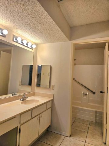 6172 W Airport Boulevard 6172, Houston, TX 77035