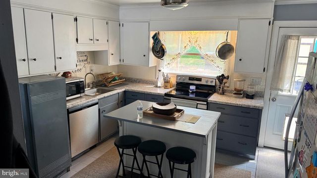 903 LAS VEGAS DR, Temple, PA 19560