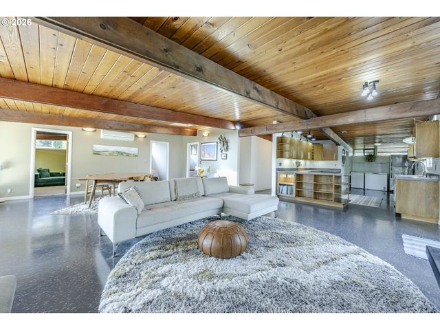 2889 VAN Ave, Eugene, OR 97401