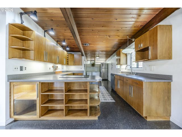 2889 VAN Ave, Eugene, OR 97401