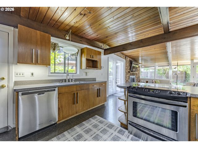 2889 VAN Ave, Eugene, OR 97401