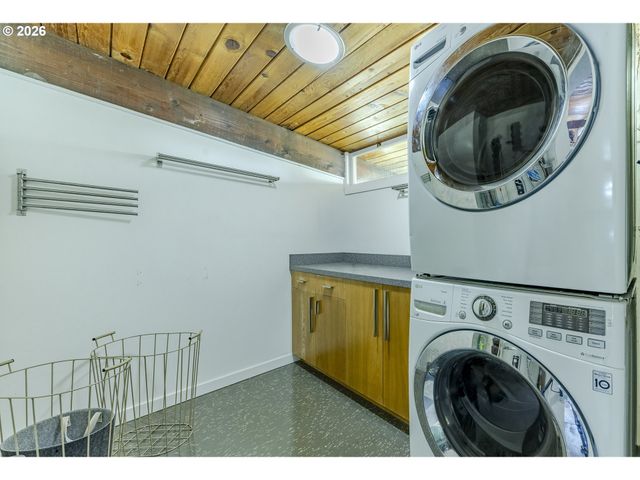 2889 VAN Ave, Eugene, OR 97401