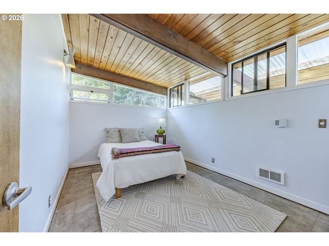 2889 VAN Ave, Eugene, OR 97401