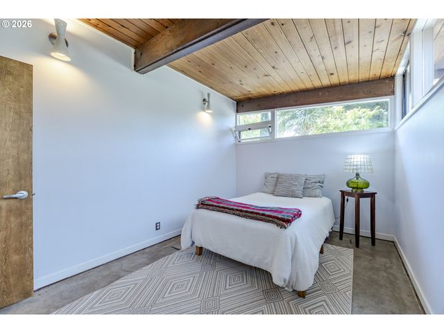 2889 VAN Ave, Eugene, OR 97401