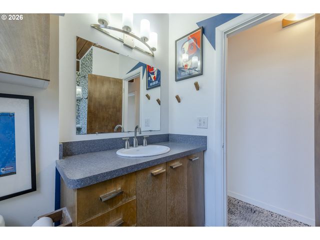 2889 VAN Ave, Eugene, OR 97401