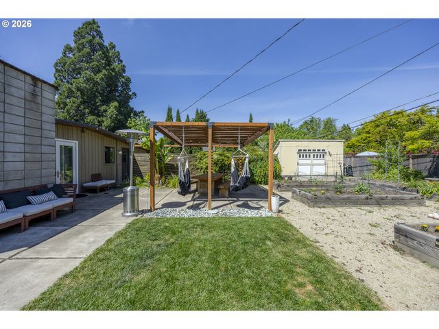 2889 VAN Ave, Eugene, OR 97401