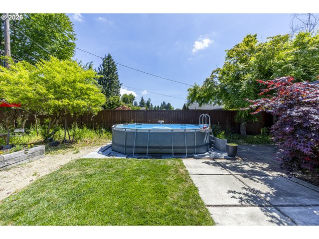 2889 VAN Ave, Eugene, OR 97401