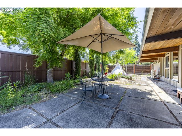 2889 VAN Ave, Eugene, OR 97401