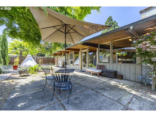 2889 VAN Ave, Eugene, OR 97401