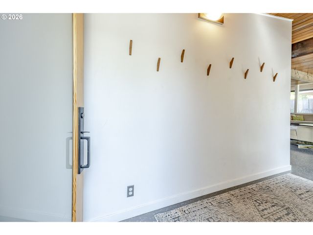 2889 VAN Ave, Eugene, OR 97401