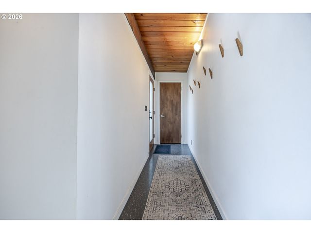 2889 VAN Ave, Eugene, OR 97401