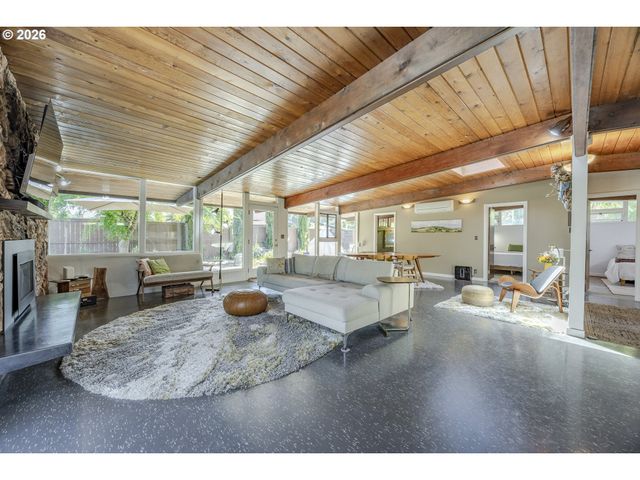 2889 VAN Ave, Eugene, OR 97401