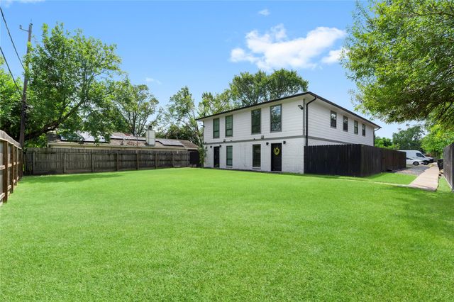 9130 Vogue Lane B, Houston, TX 77080