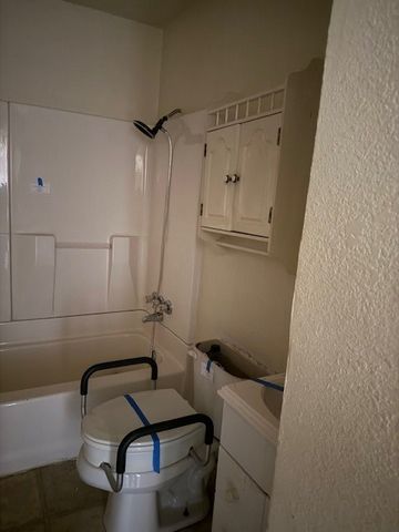 1209 W Elliott Street, Breckenridge, TX 76424