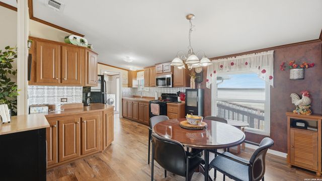 22071 Morin, Von Ormy, TX 78073