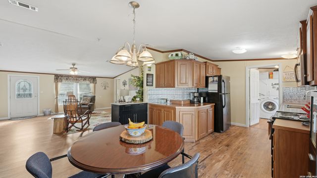 22071 Morin, Von Ormy, TX 78073