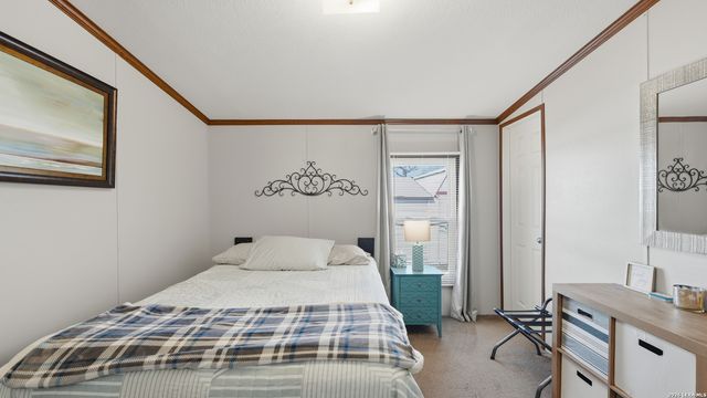 22071 Morin, Von Ormy, TX 78073