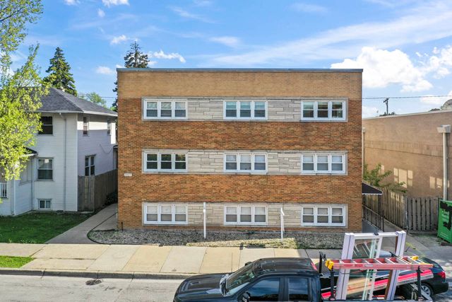 5927 W Addison Street 2D, Chicago, IL 60634