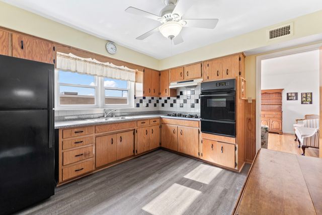 5927 W Addison Street 2D, Chicago, IL 60634