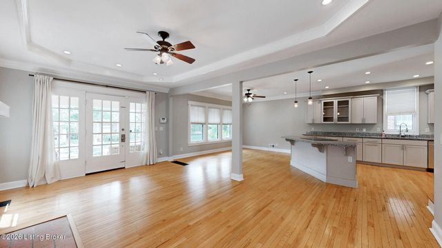 1377 S 1st St, Louisville, KY 40208