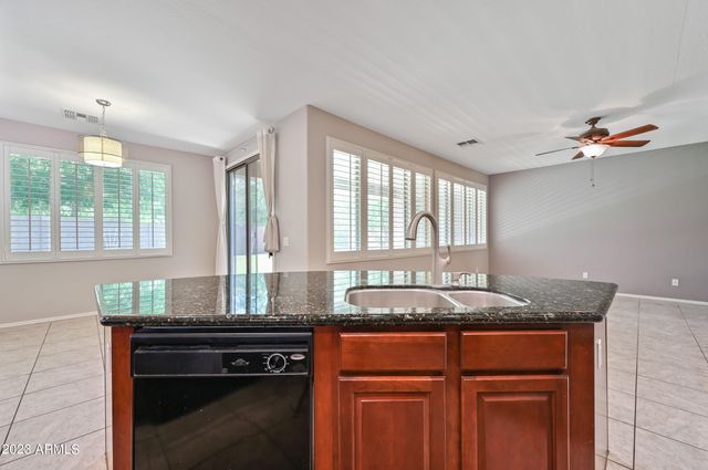 337 W Swan Drive, Chandler, AZ 85286