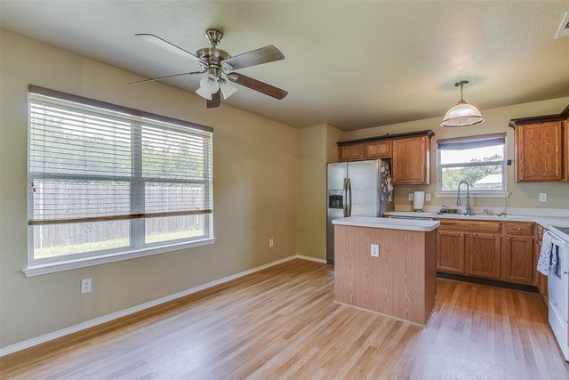 131 Logan Lane, Waxahachie, TX 75165