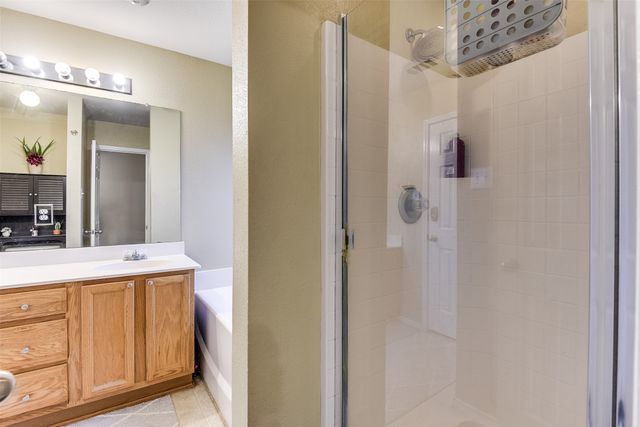 131 Logan Lane, Waxahachie, TX 75165