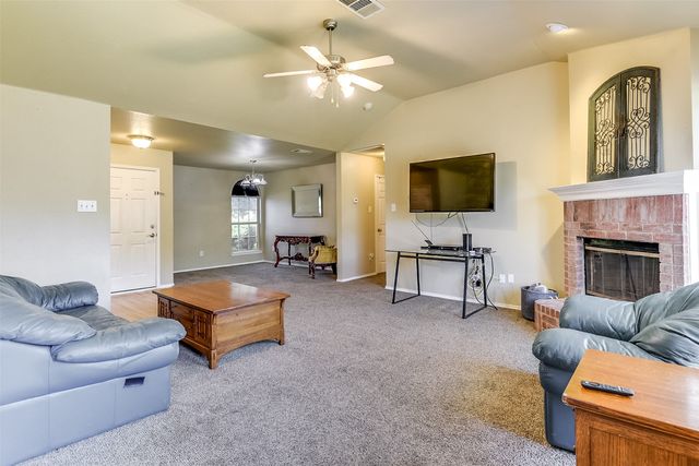 131 Logan Lane, Waxahachie, TX 75165