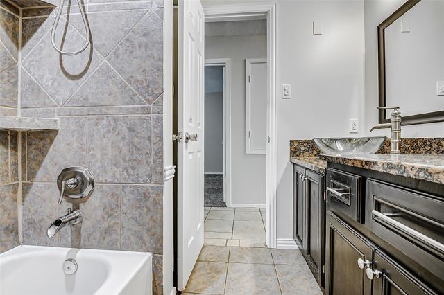 9842 Shell Rock Road, La Porte, TX 77571