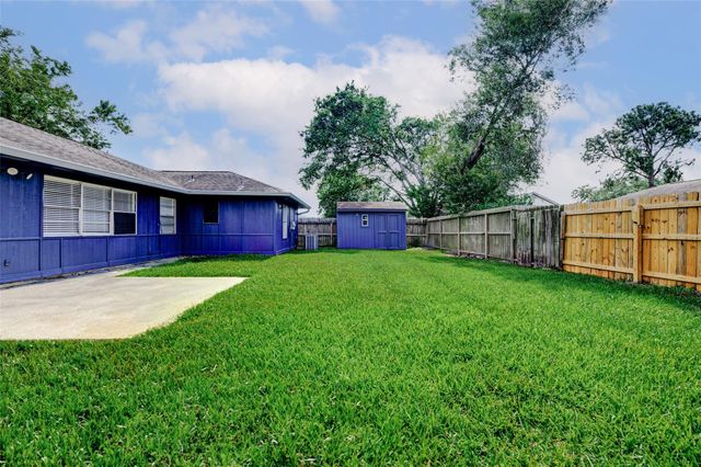 9842 Shell Rock Road, La Porte, TX 77571