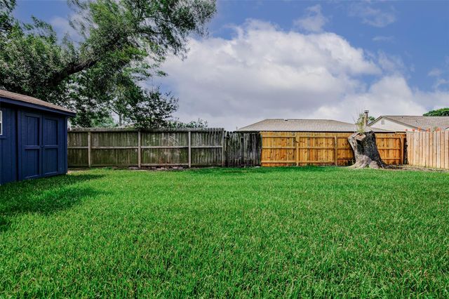 9842 Shell Rock Road, La Porte, TX 77571